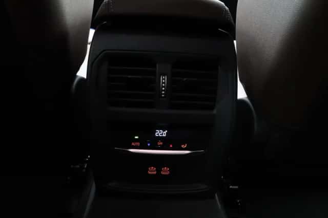 BMW i4 (2026) thumbnail 18