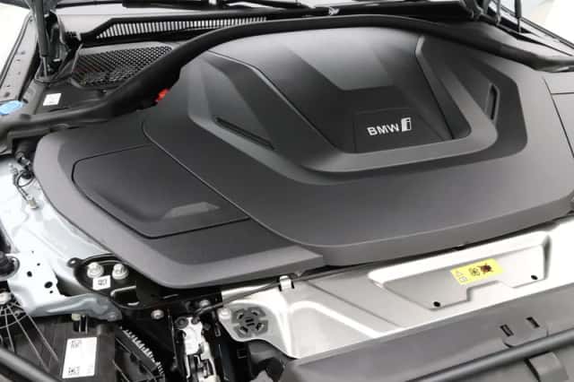 BMW i4 (2026) thumbnail 4