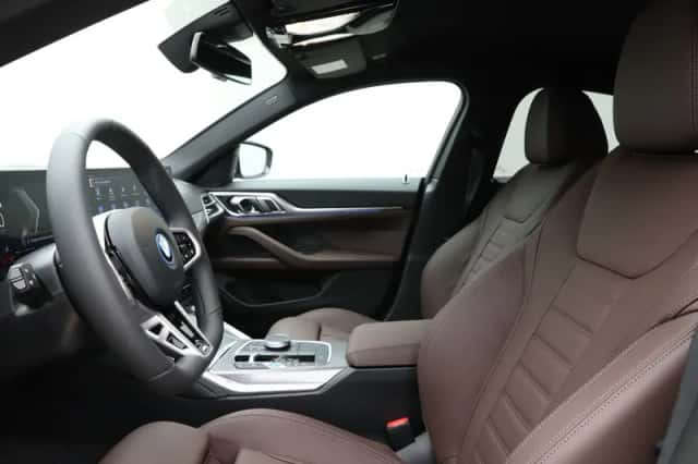 BMW i4 (2026) thumbnail 5