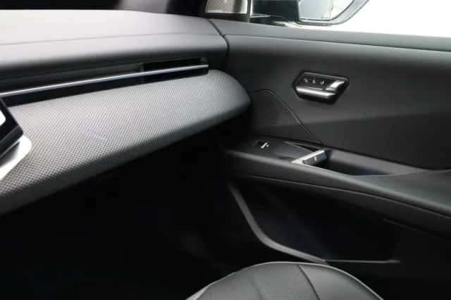 BMW iX3 (2026) thumbnail 17