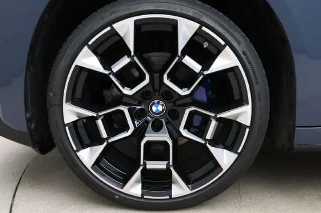 BMW iX3 (2026) thumbnail 9