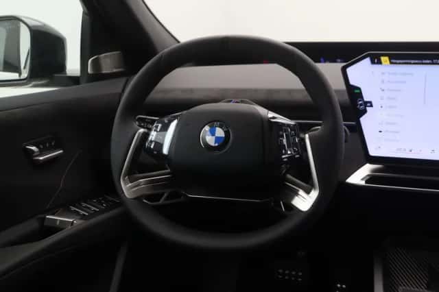 BMW iX3 (2026) thumbnail 2