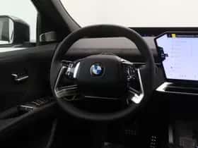 BMW iX3 (2026) thumbnail 2