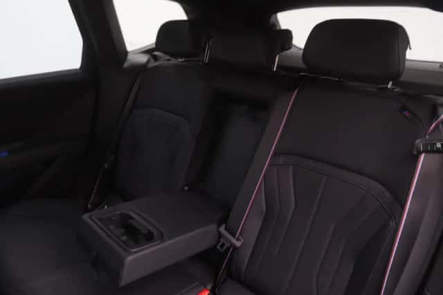 BMW iX3 (2026) thumbnail 16