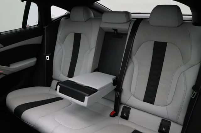 BMW X6M (2021) thumbnail 18