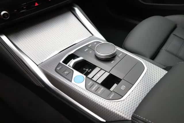BMW i4 (2026) thumbnail 18