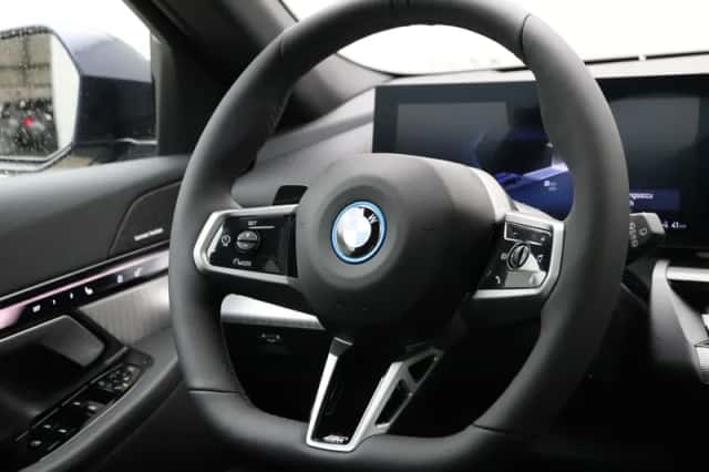BMW i5 (2026) thumbnail 2
