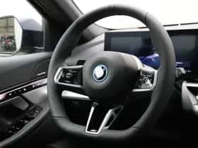BMW i5 (2026) thumbnail 2