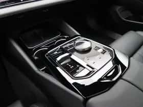 BMW i5 (2026) thumbnail 18