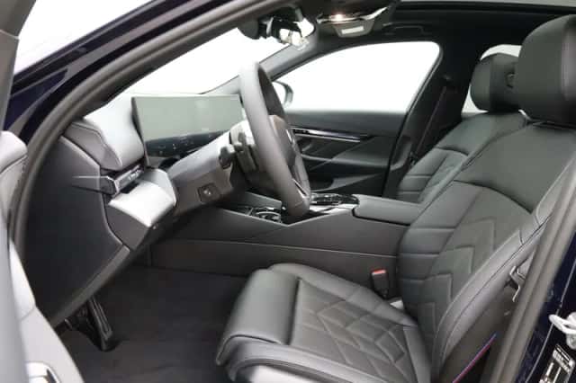 BMW i5 (2026) thumbnail 5