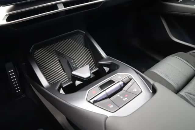 BMW iX3 (2026) thumbnail 16