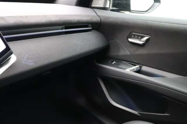 BMW iX3 (2026) thumbnail 18