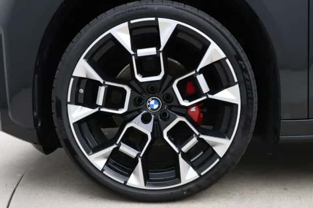 BMW iX3 (2026) thumbnail 9