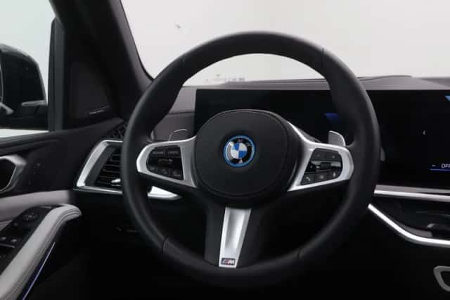 BMW X5 (2025) thumbnail 2