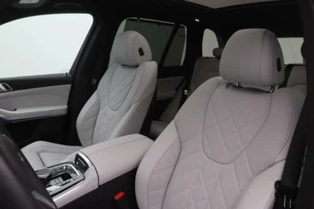 BMW X5 (2025) thumbnail 5