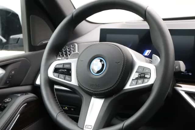 BMW X5 (2025) thumbnail 2
