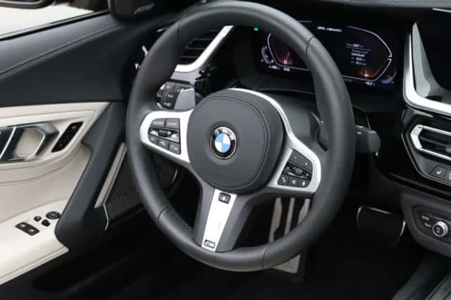 BMW Z4 (2025) thumbnail 2