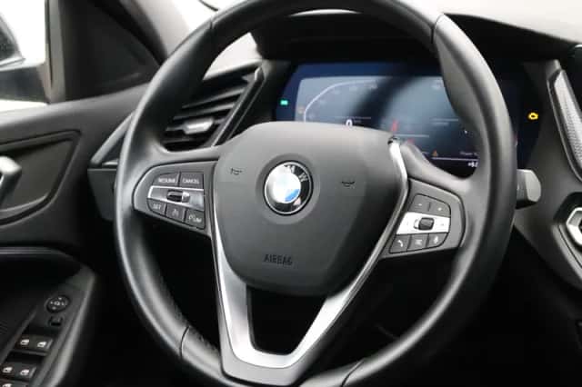 BMW 1-Serie (2021) thumbnail 2