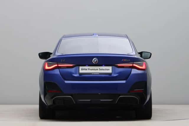 BMW i4 (2022) thumbnail 11