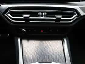 BMW i4 (2022) thumbnail 15
