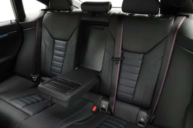 BMW i4 (2022) thumbnail 18