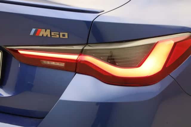 BMW i4 (2022) thumbnail 23