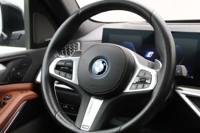 BMW X5 (2023) thumbnail 2