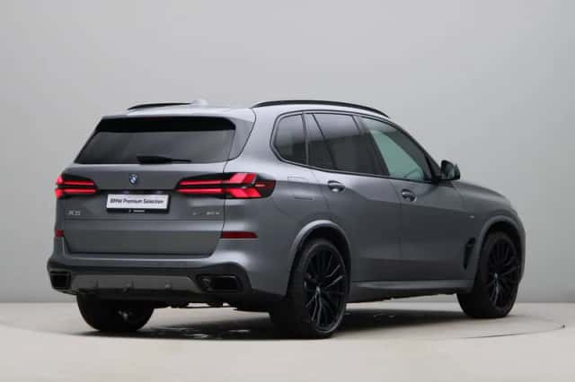 BMW X5 (2023) thumbnail 9