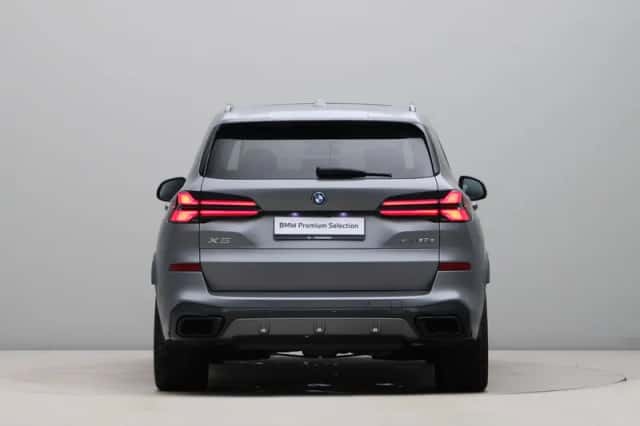 BMW X5 (2023) thumbnail 10