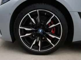 BMW i4 (2022) thumbnail 9