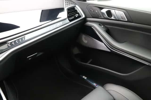 BMW X7 (2026) thumbnail 15