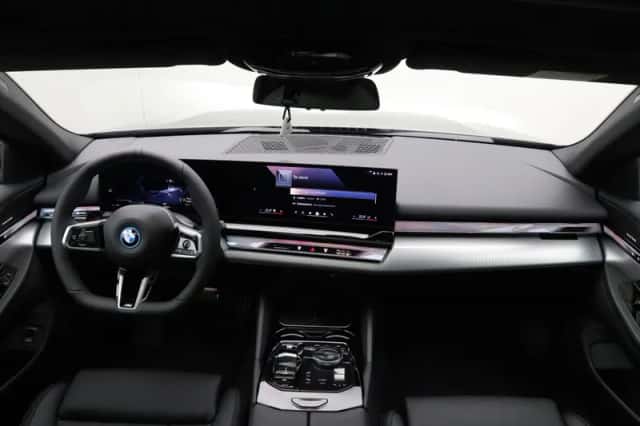 BMW i5 (2026) thumbnail 13