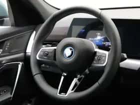 BMW iX2 (2026) thumbnail 2