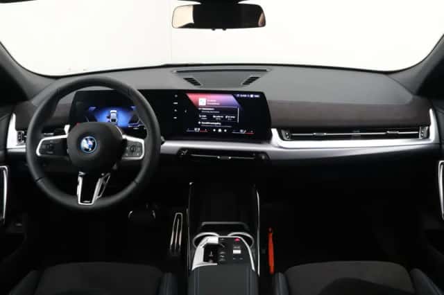 BMW iX2 (2026) thumbnail 13