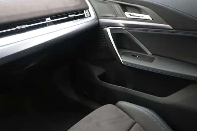 BMW iX2 (2026) thumbnail 14