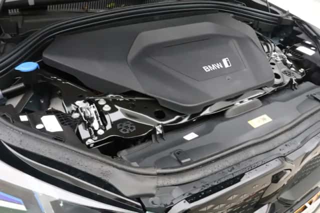BMW iX2 (2026) thumbnail 4