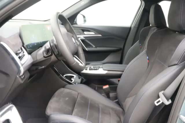 BMW iX2 (2026) thumbnail 5