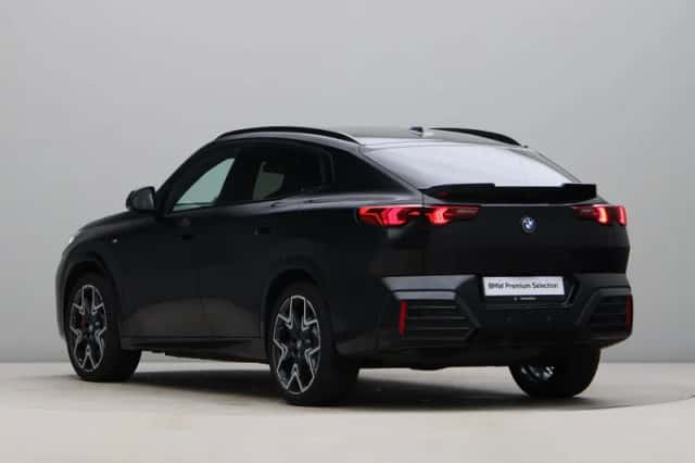 BMW iX2 (2024) thumbnail 11