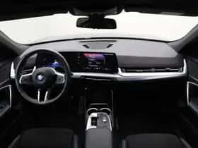 BMW iX2 (2024) thumbnail 12