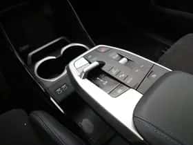 BMW iX2 (2024) thumbnail 16