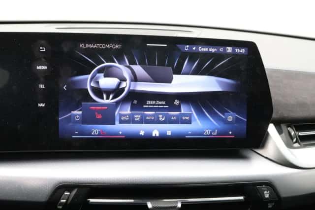 BMW iX2 (2024) thumbnail 22