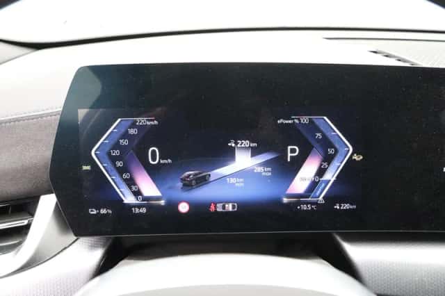 BMW iX2 (2024) thumbnail 4