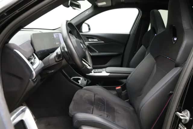BMW iX2 (2024) thumbnail 5