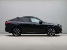 BMW iX2 (2024) thumbnail 7