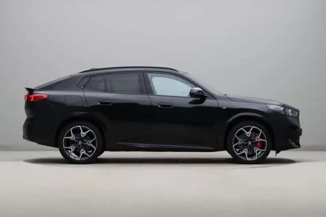 BMW iX2 (2024) thumbnail 8