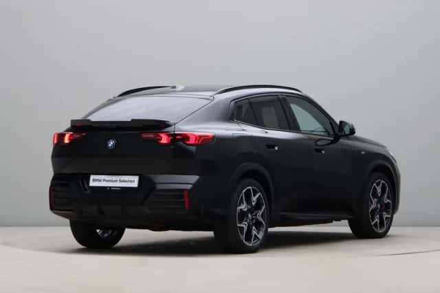 BMW iX2 (2024) thumbnail 9