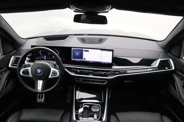 BMW X5 (2023) thumbnail 12