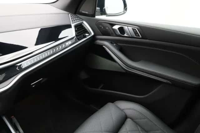 BMW X5 (2023) thumbnail 14