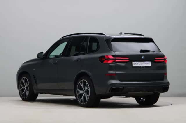 BMW X5 (2023) thumbnail 10
