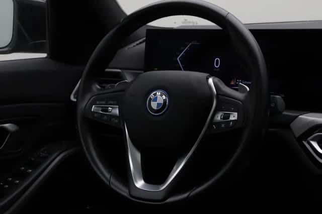 BMW 3-Serie (2023) thumbnail 2